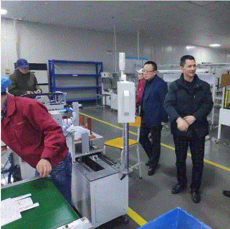 裕同车间.GIF